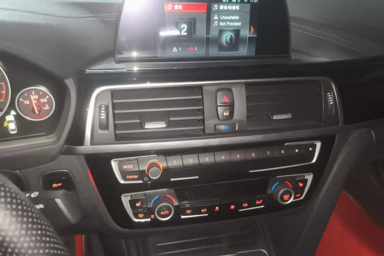 Used BMW 3 Series 2018 320Li xDrive Fashion Model Audio And AC Panel