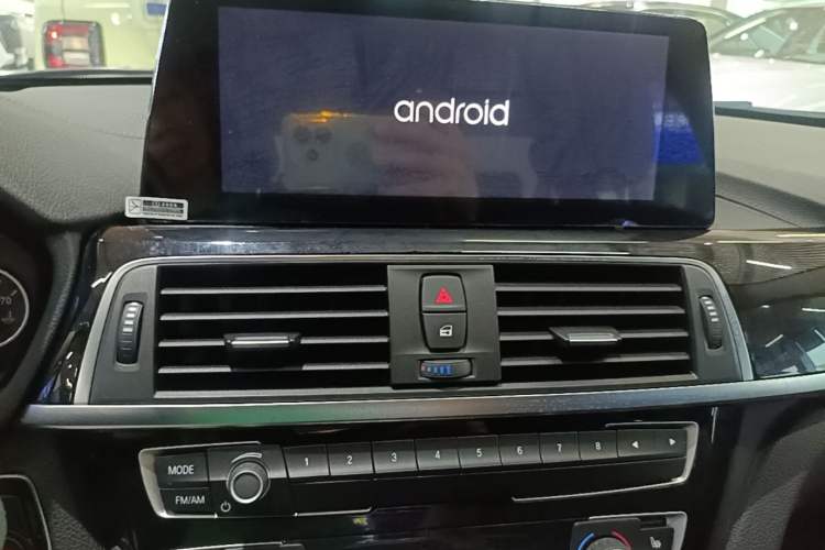 Used BMW 3 Series 2018 320Li Fashion Model Audio And AC Panel