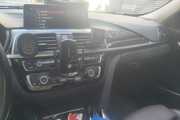 Used BMW 3 Series 2018 320Li Leading Model M Sport Package Audio And AC Panel