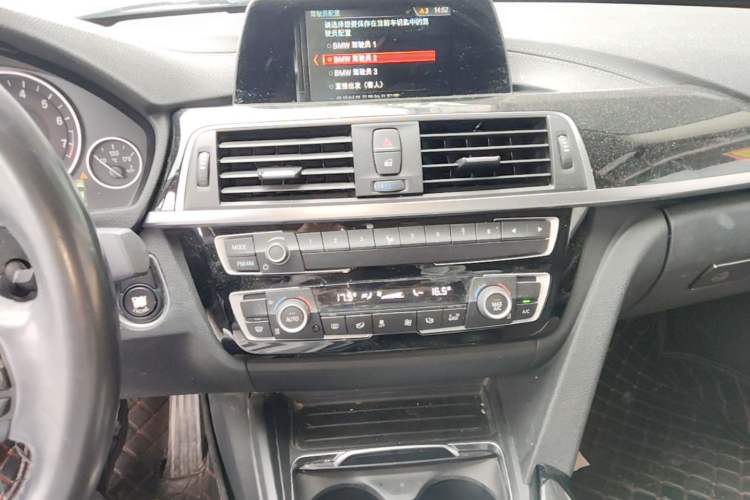 Used BMW 3 Series 2018 320Li Fashion Model Audio And AC Panel