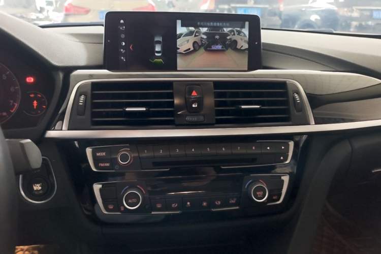 Used BMW 3 Series 2018 320Li Leading Model M Sport Package Audio And AC Panel
