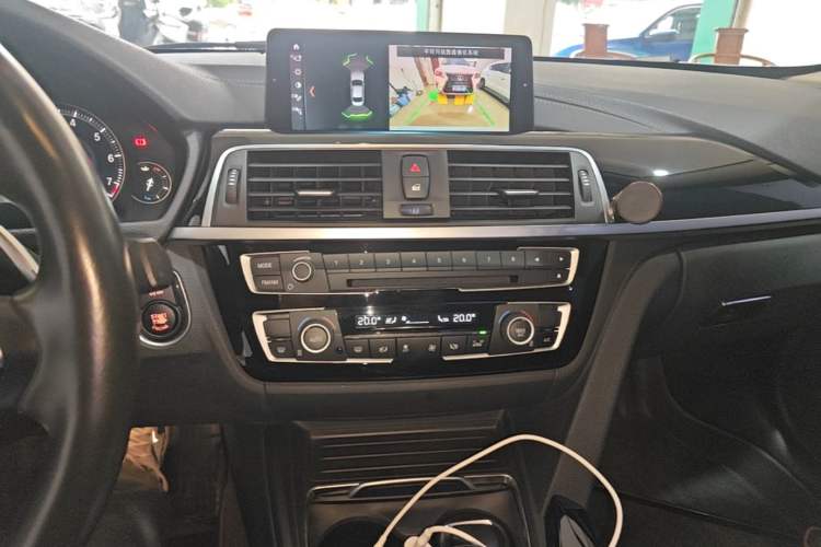Used BMW 3 Series 2018 320Li Leading Model M Sport Package Audio And AC Panel