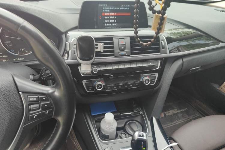 Used BMW 3 Series 2018 320Li Fashion Model Audio And AC Panel