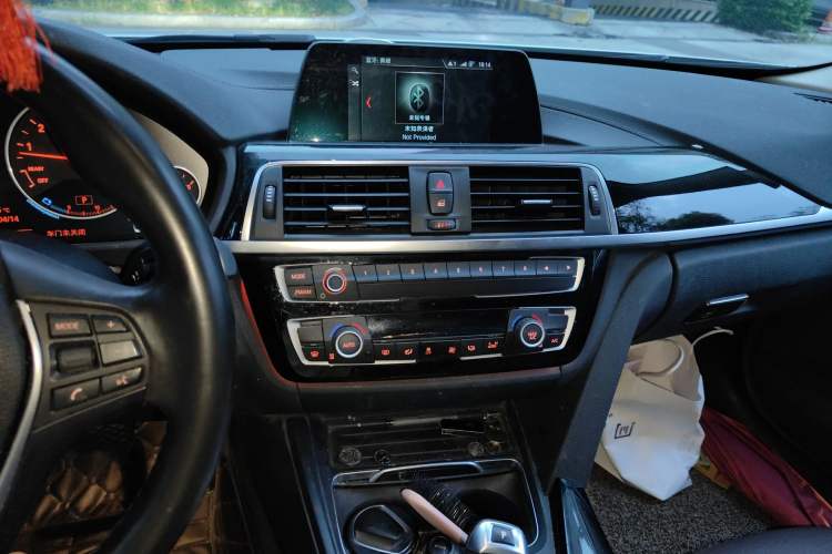 Used BMW 3 Series 2018 320Li Fashion Model Audio And AC Panel