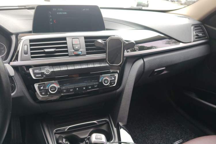 Used BMW 3 Series 2018 320Li xDrive Fashion Model Audio And AC Panel