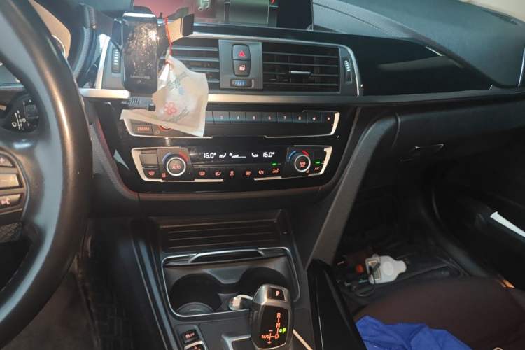 Used BMW 3 Series 2018 320Li Fashion Model Audio And AC Panel