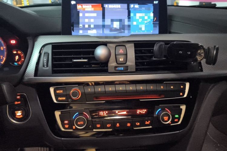 Used BMW 3 Series 2018 320i M Sport Night Edition Audio And AC Panel