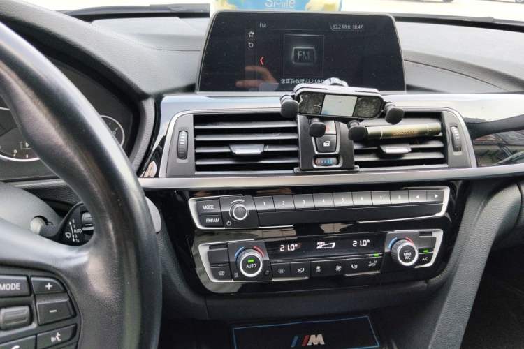 Used BMW 3 Series 2018 320Li Fashion Model Audio And AC Panel