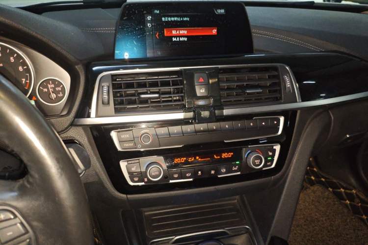 Used BMW 3 Series 2018 320Li Fashion Model Audio And AC Panel