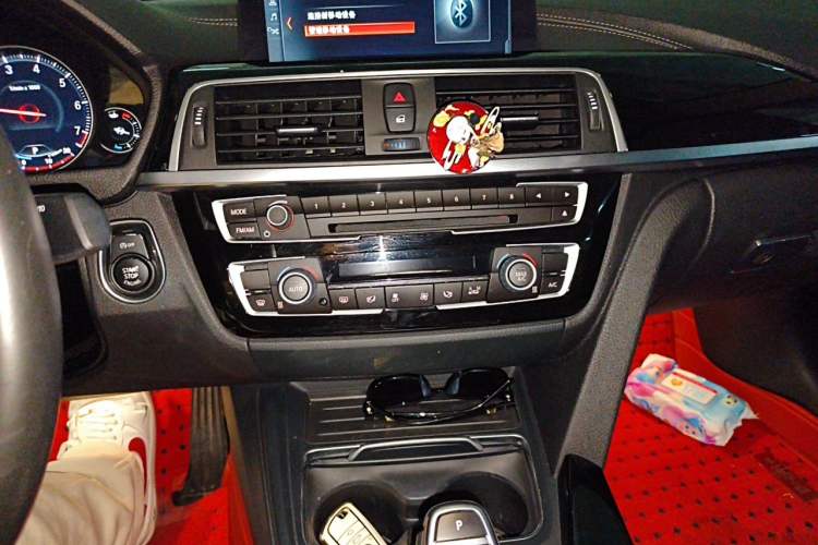 Used BMW 3 Series 2018 320Li Leading Model M Sport Package Audio And AC Panel