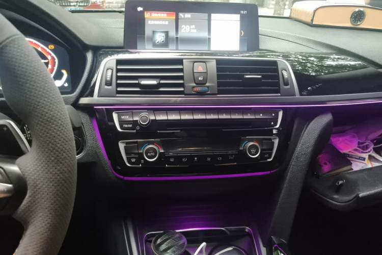 Used BMW 3 Series 2018 320Li Leading Model M Sport Package Audio And AC Panel
