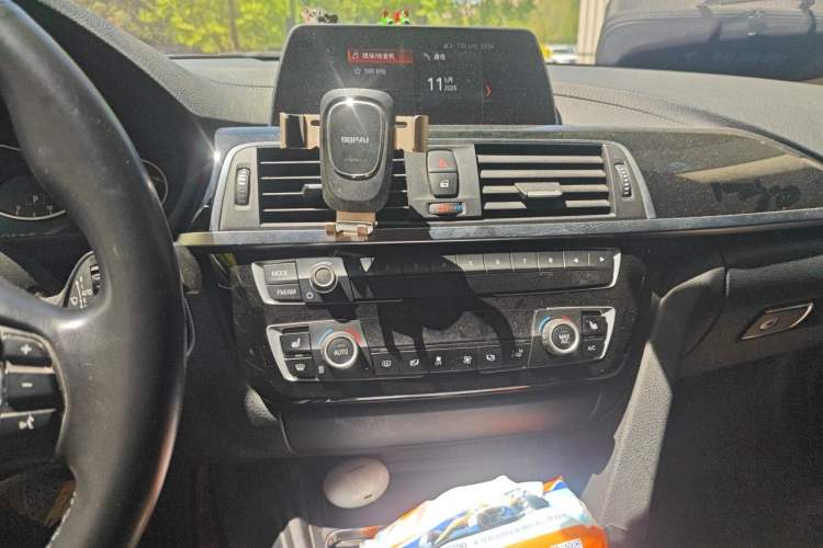 Used BMW 3 Series 2018 320Li Fashion Model Audio And AC Panel