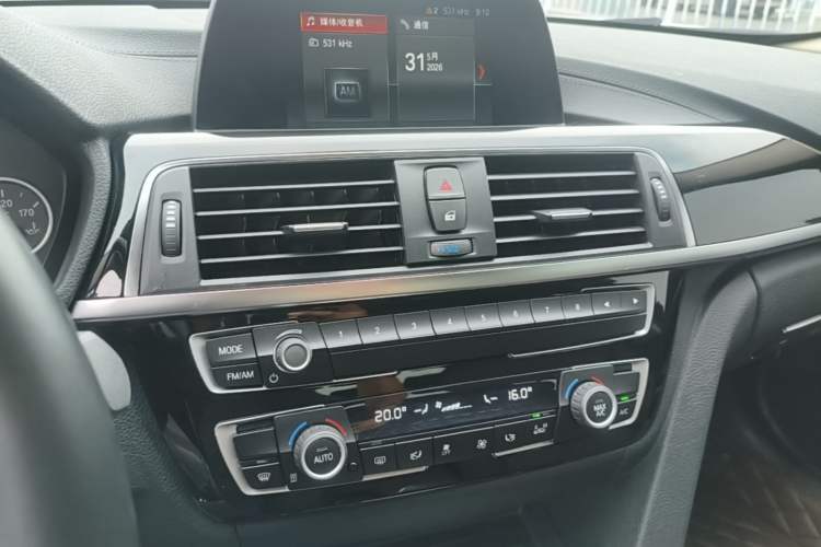 Used BMW 3 Series 2018 320Li Fashion Model Audio And AC Panel