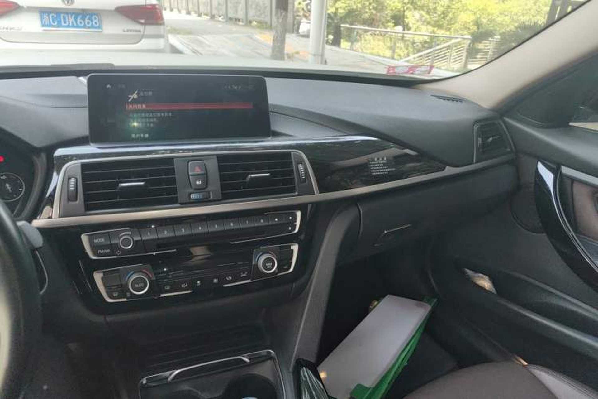 Used BMW 3 Series 2018 320Li Leading Model M Sport Package Audio And AC Panel