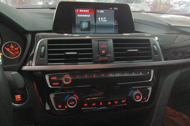 Used BMW 3 Series 2018 320Li Fashion Model Audio And AC Panel
