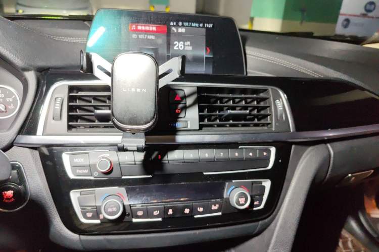 Used BMW 3 Series 2018 320Li Fashion Model Audio And AC Panel