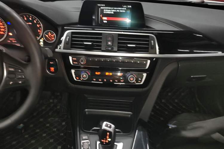 Used BMW 3 Series 2018 320Li Fashion Model Audio And AC Panel