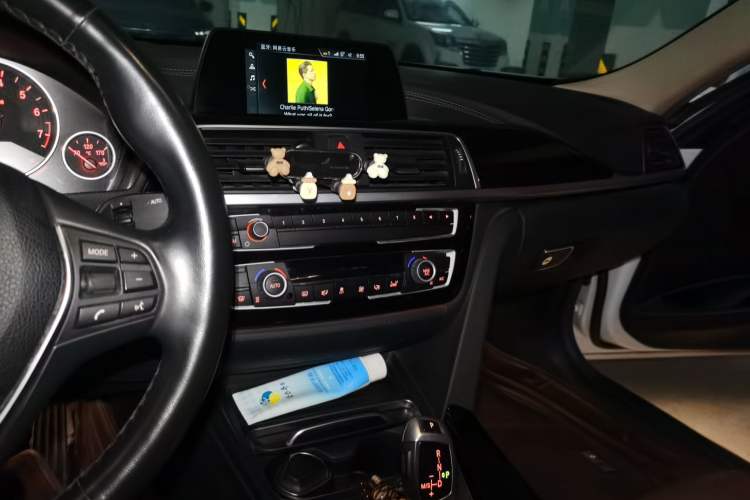 Used BMW 3 Series 2018 320Li Fashion Model Audio And AC Panel