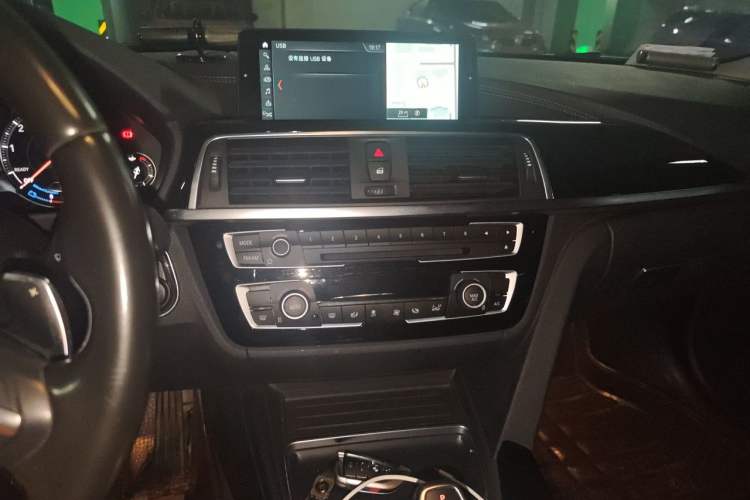 Used BMW 3 Series 2018 320Li Leading Model M Sport Package Audio And AC Panel