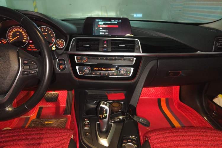 Used BMW 3 Series 2018 320Li Fashion Model Audio And AC Panel