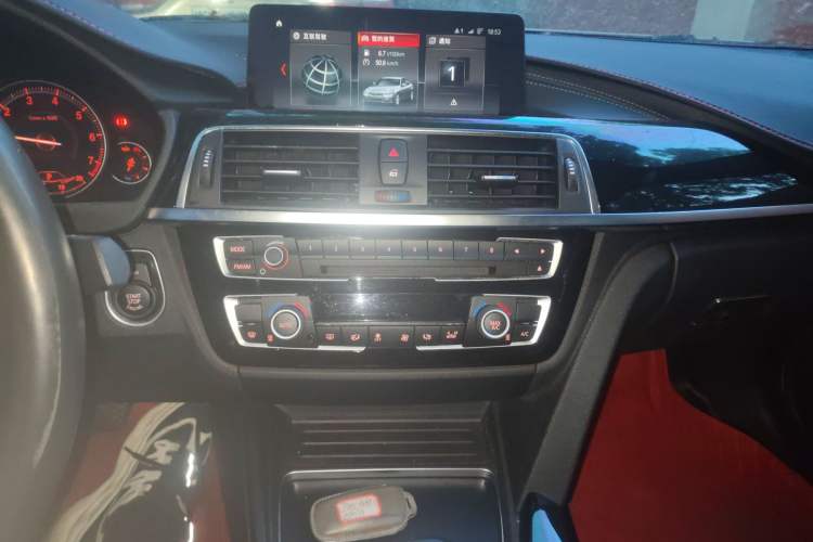 Used BMW 3 Series 2018 320Li Leading Model M Sport Package Audio And AC Panel