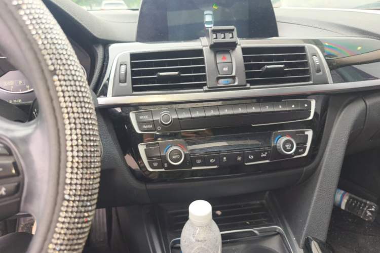 Used BMW 3 Series 2018 320Li Fashion Model Audio And AC Panel