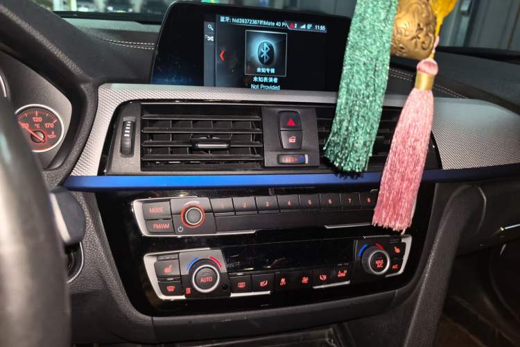 Used BMW 3 Series 2018 320i M Sport Package Audio And AC Panel