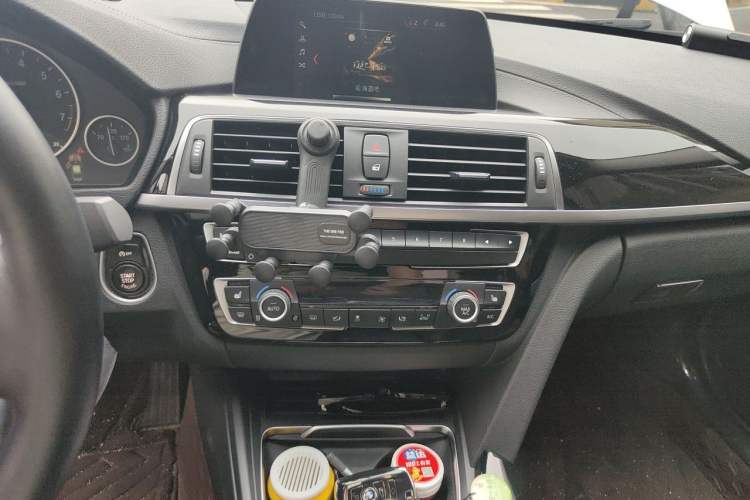 Used BMW 3 Series 2018 320Li xDrive Fashion Model Audio And AC Panel