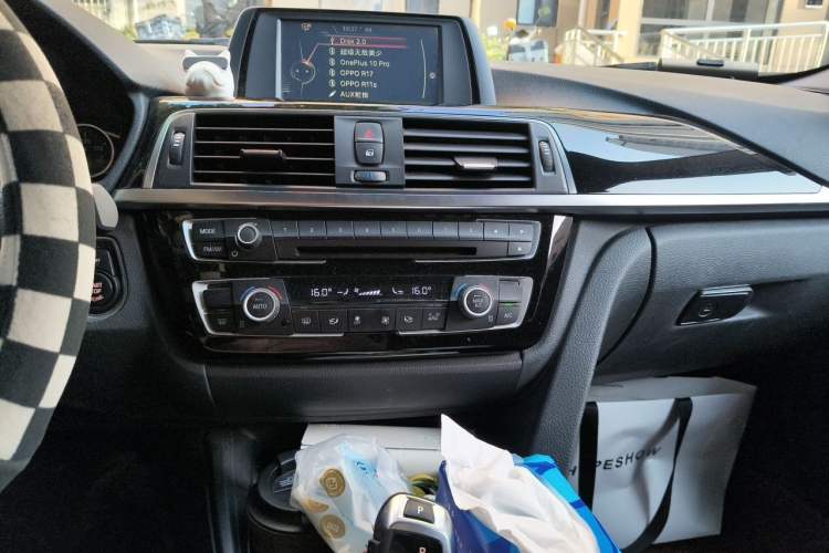 Used BMW 3 Series 2018 320Li Fashion Model Audio And AC Panel