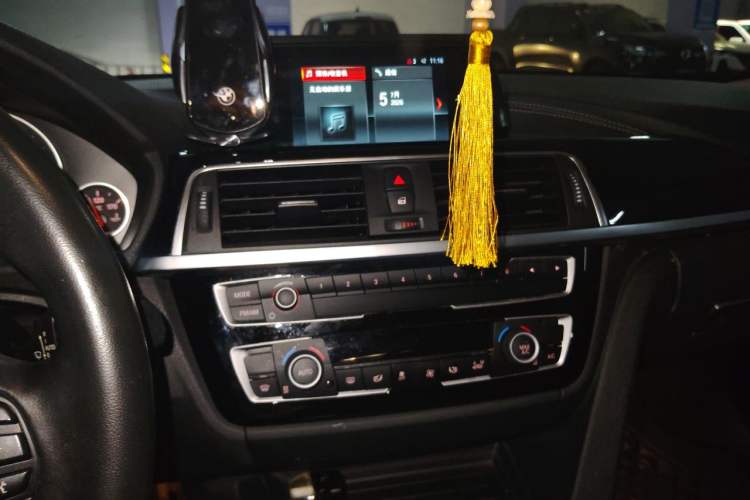 Used BMW 3 Series 2018 320Li Fashion Model Audio And AC Panel