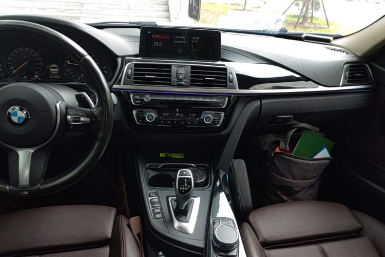Used BMW 3 Series 2018 320Li Leading Model M Sport Package Audio And AC Panel