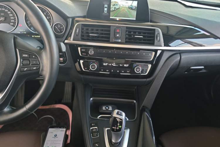 Used BMW 3 Series 2018 320Li Fashion Model Audio And AC Panel