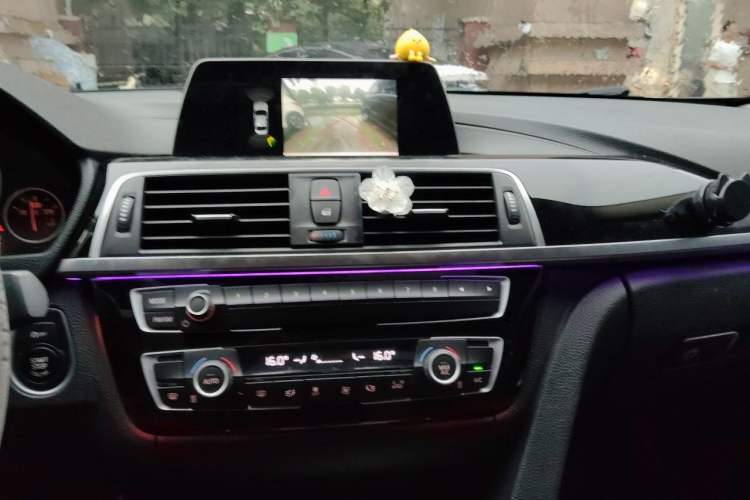 Used BMW 3 Series 2018 320Li Fashion Model Audio And AC Panel