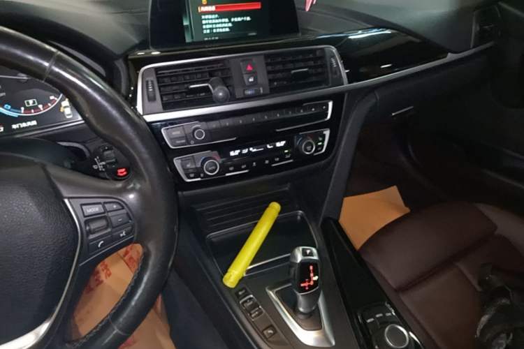 Used BMW 3 Series 2018 320Li Fashion Model Audio And AC Panel