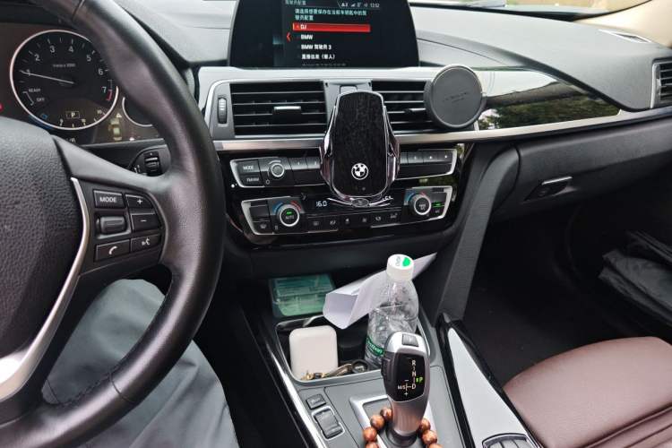 Used BMW 3 Series 2018 320Li Fashion Model Audio And AC Panel