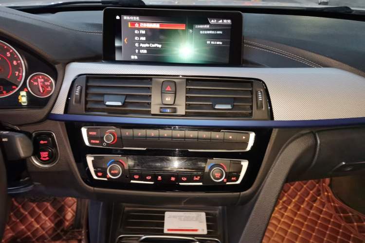 Used BMW 3 Series 2018 320i M Sport Package Audio And AC Panel