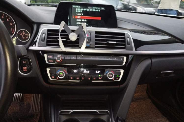 Used BMW 3 Series 2018 320Li Fashion Model Audio And AC Panel