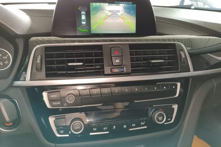 Used BMW 3 Series 2018 320Li Fashion Model Audio And AC Panel