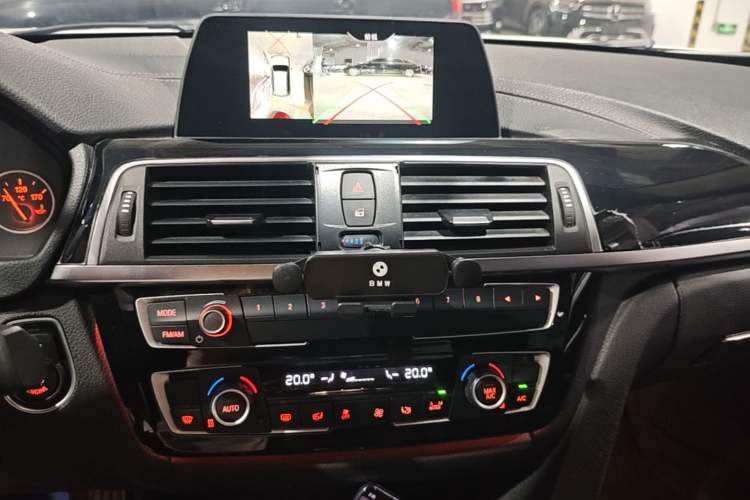 Used BMW 3 Series 2018 320Li Fashion Model Audio And AC Panel
