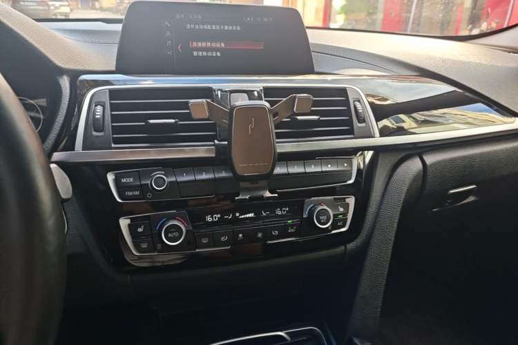 Used BMW 3 Series 2018 320Li Fashion Model Audio And AC Panel