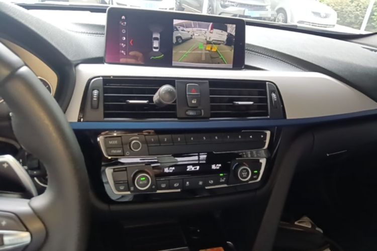 Used BMW 3 Series 2018 320i M Sport Package Audio And AC Panel