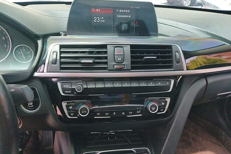 Used BMW 3 Series 2018 320Li Fashion Model Audio And AC Panel