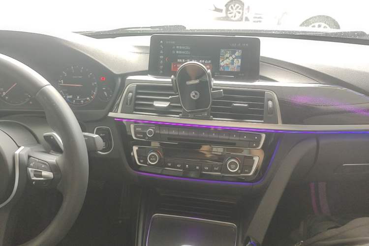 Used BMW 3 Series 2018 320Li Leading Model M Sport Package Audio And AC Panel