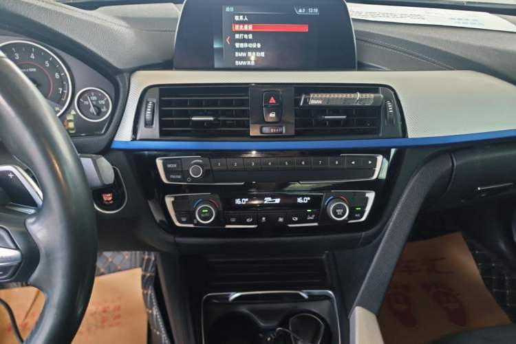 Used BMW 3 Series 2018 320i M Sport Package Audio And AC Panel