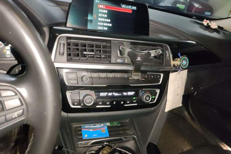 Used BMW 3 Series 2018 318i Audio And AC Panel