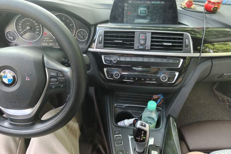 Used BMW 3 Series 2018 320Li Fashion Model Audio And AC Panel