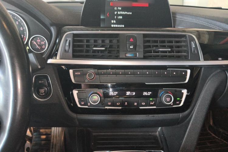 Used BMW 3 Series 2018 320Li Fashion Model Audio And AC Panel