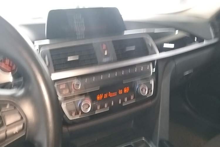 Used BMW 3 Series 2018 320Li Fashion Model Audio And AC Panel