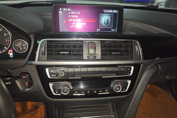 Used BMW 3 Series 2018 320Li Fashion Model Audio And AC Panel