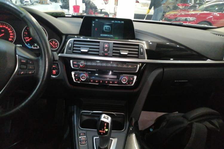 Used BMW 3 Series 2018 320Li xDrive Fashion Model Audio And AC Panel